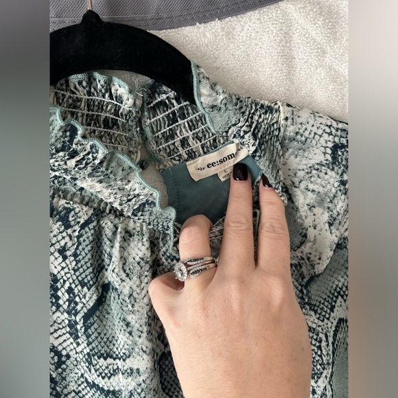 LIKE NEW EE:SOME Peplum Blouse - Picture 3 of 5